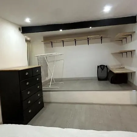 Avec Mezzanine Νίκαια